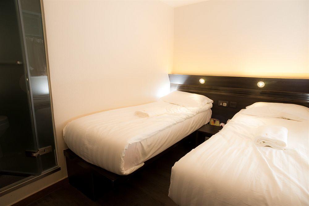 Welcome Inn Hong Kong Bagian luar foto